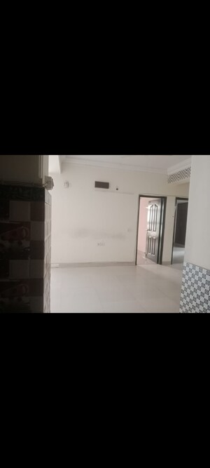 Room in 4 BHK Apartment at Ramprastha Coral Heights, Ramprastha Greens – for Rent