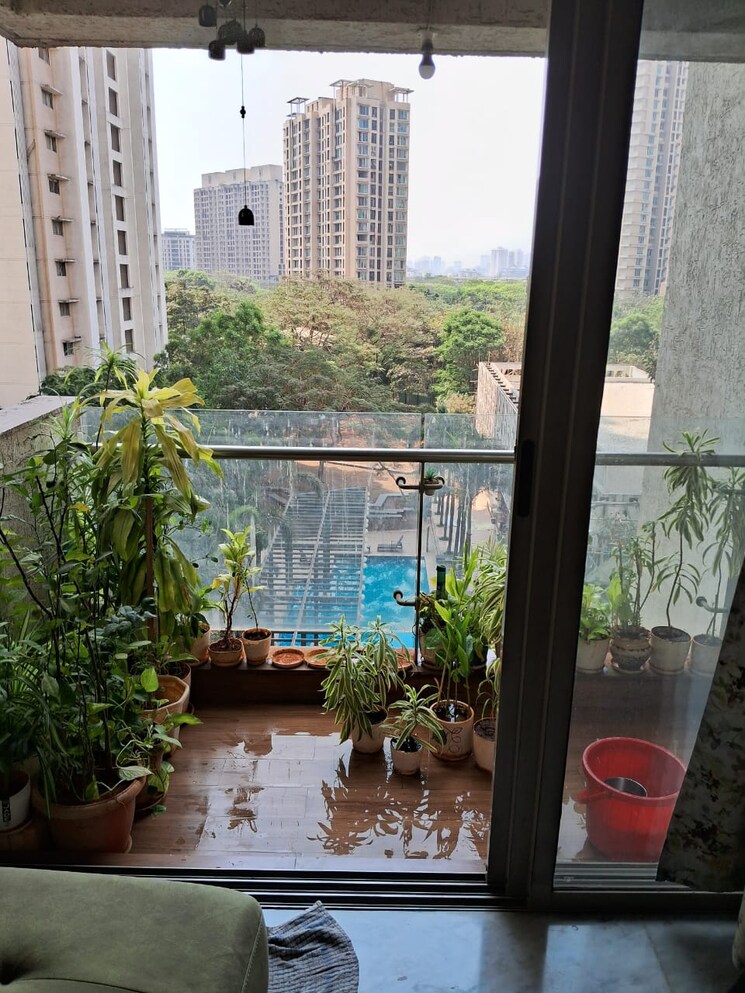 Balcony, lodha-luxuria-priva 3 Bedroom 1755 Sq.Ft. Apartment In Majiwada Thane 9473049