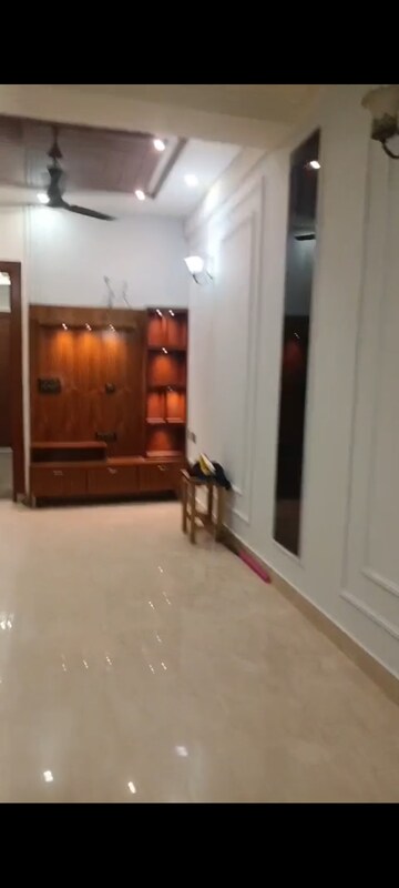 Room in 4 BHK Builder Floor at Maya Homes, Indrapuram – for Rent