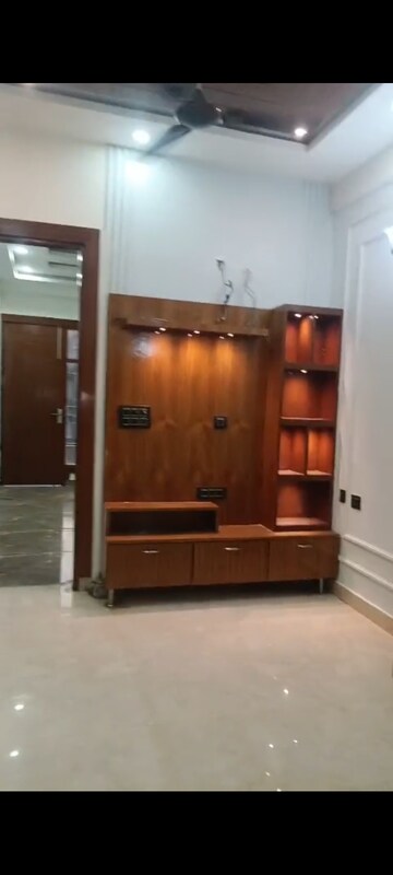 Furnished Amenities in 4 BHK Builder Floor at Maya Homes, Indrapuram – for Rent