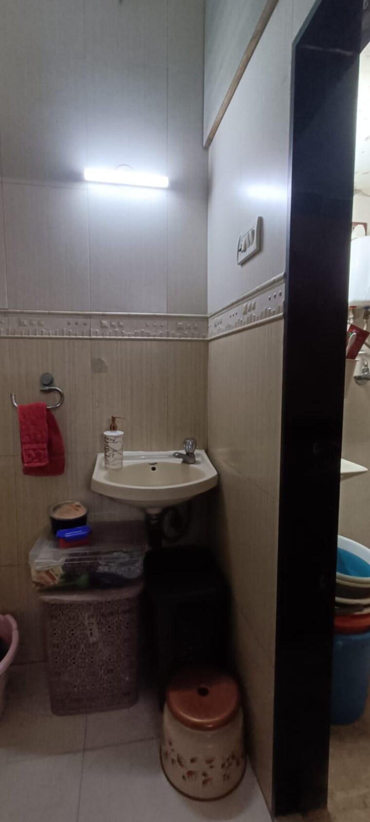 Bathroom, sagar-avenue-ii 2 Bedroom 700 Sq.Ft. Apartment In Santacruz East Mumbai 9473082