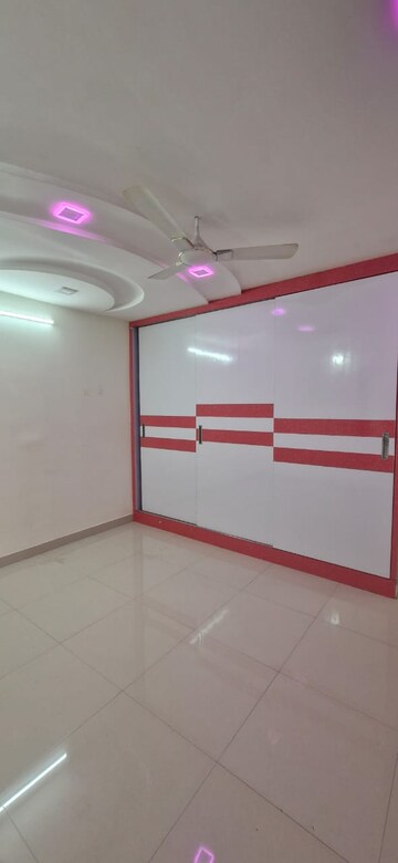 Furnished Amenities in 3 BHK Builder Floor at Kondapur – for Rent