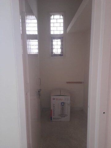 Utility Room in 3.5 BHK Apartment at Sector 56 – for Rent