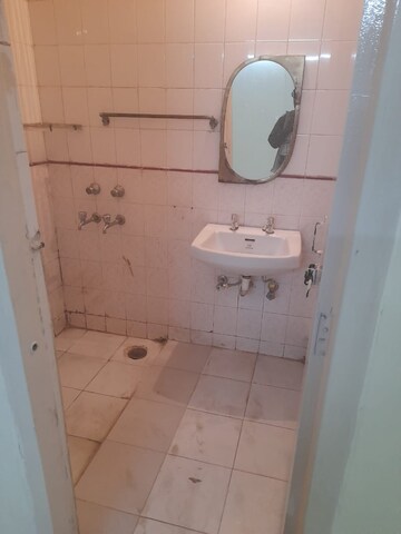Bathroom in 3.5 BHK Apartment at Sector 56 – for Rent