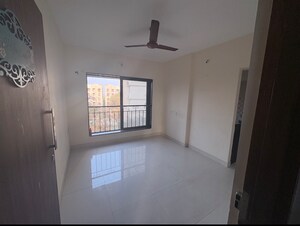 Room in 1 BHK Apartment at Truearth View, Vikhroli East – for Rent