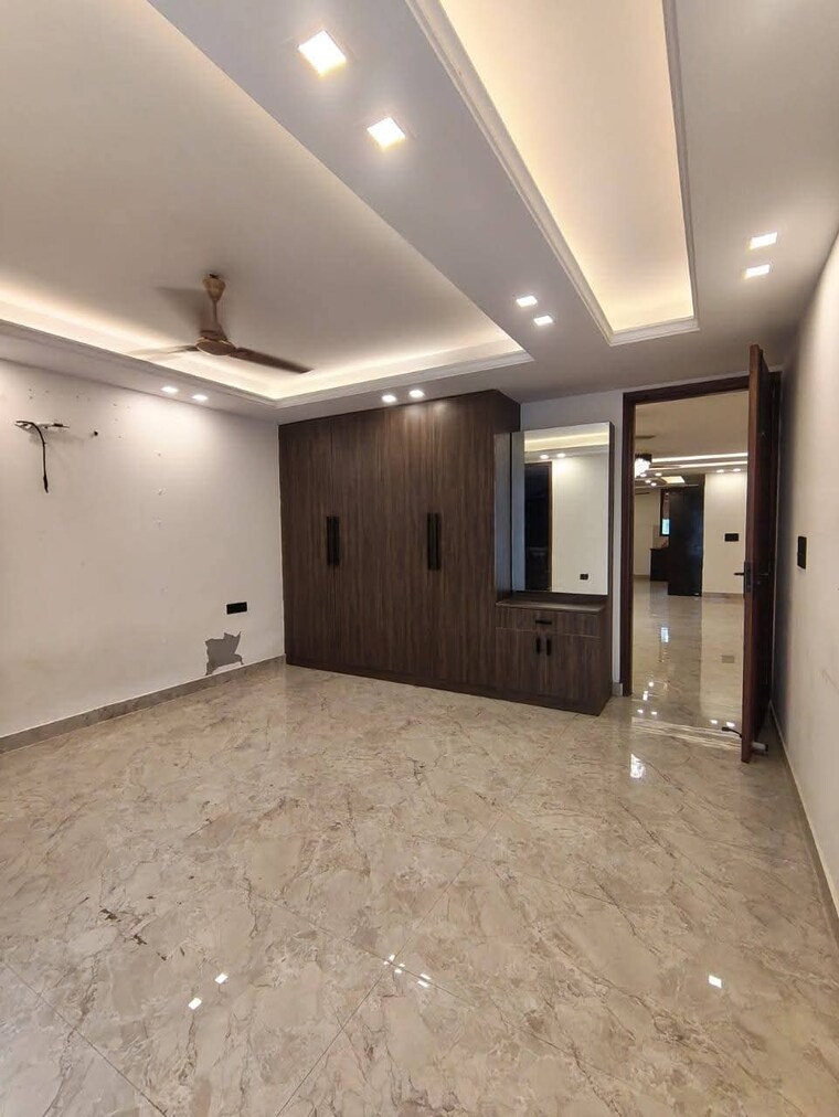 Room, panchsheel park 5 Bedroom 800 Sq.Yd. Builder Floor In Panchsheel Park Delhi 9473169