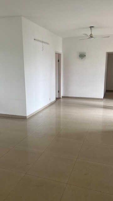 Room in 3.5 BHK Apartment at Waterfront Condominiums, Kalyani Nagar – for Rent