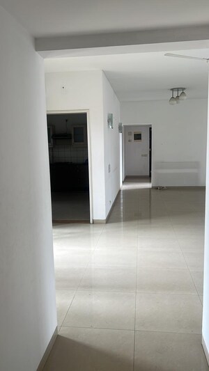 Room in 3.5 BHK Apartment at Waterfront Condominiums, Kalyani Nagar – for Rent