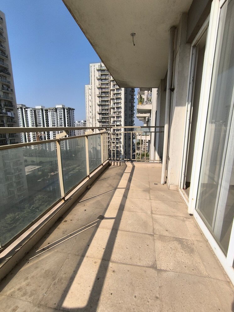 Balcony, conscient-heritage-max 3 Bedroom 2075 Sq.Ft. Apartment In Sector 102 Gurgaon 9473188