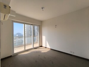 Room in 3 BHK Apartment at Conscient Heritage Max, Sector 102 – for Rent