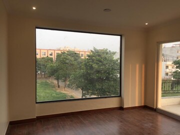 Room in 3 BHK Builder Floor at Eros Rosewood City, Sector 49 – for Rent