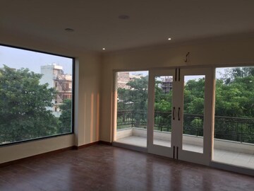 Room in 3 BHK Builder Floor at Eros Rosewood City, Sector 49 – for Rent