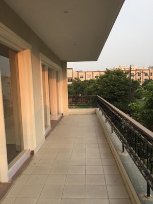 Balcony in 3 BHK Builder Floor at Eros Rosewood City, Sector 49 – for Rent
