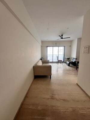 Room in 3 BHK Apartment at Juhu – for Rent
