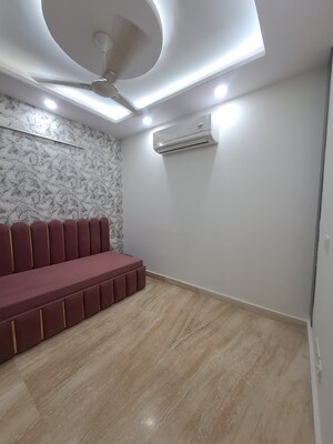 Room in 3 BHK Builder Floor at Malviya Nagar – for Rent
