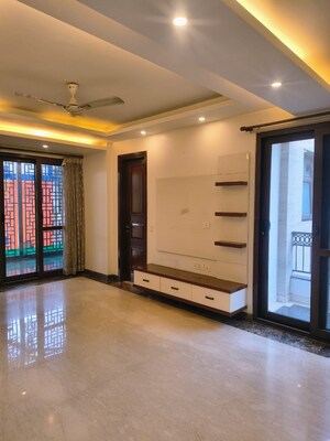 Room in 4 BHK Builder Floor at Greater Kailash ii – for Rent