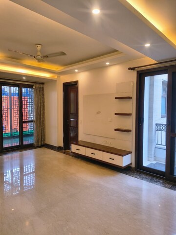Room in 4 BHK Builder Floor at Greater Kailash ii – for Rent