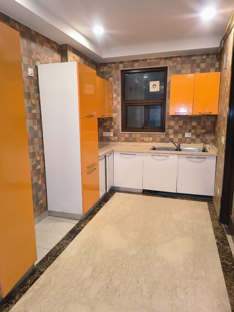 Kitchen, greater kailash ii 4 Bedroom 550 Sq.Yd. Builder Floor In Greater Kailash ii Delhi 9473239