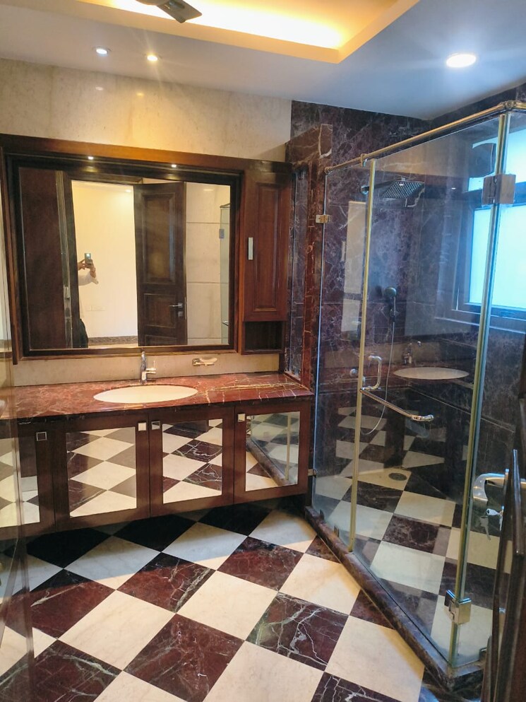 Kitchen, greater kailash ii 4 Bedroom 550 Sq.Yd. Builder Floor In Greater Kailash ii Delhi 9473239