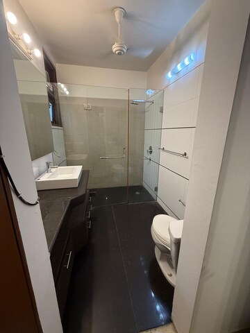 Team Area in 4 BHK Builder Floor at Greater Kailash ii – for Rent