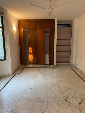 Room in 4 BHK Builder Floor at Greater Kailash ii – for Rent