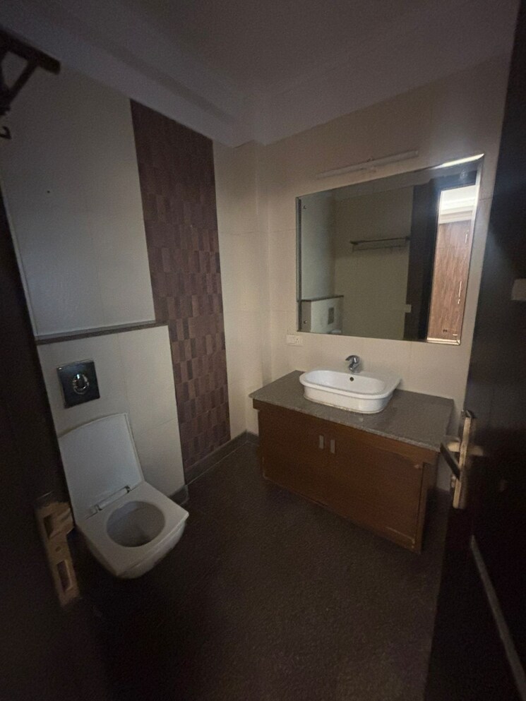 Bathroom, greater kailash i 3 Bedroom 250 Sq.Yd. Builder Floor In Greater Kailash I Delhi 9473248
