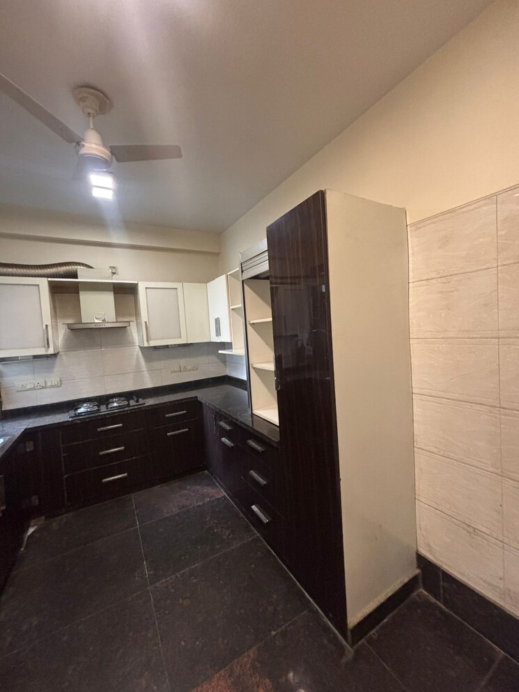 Kitchen, greater kailash i 3 Bedroom 250 Sq.Yd. Builder Floor In Greater Kailash I Delhi 9473248