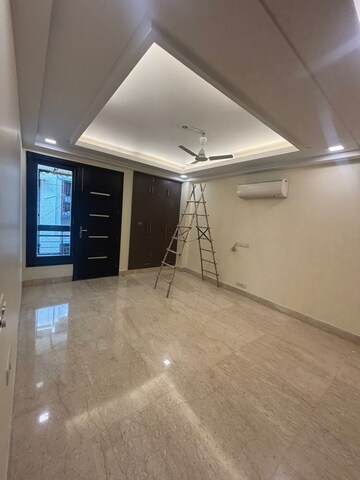 Room in 3 BHK Builder Floor at Greater Kailash I – for Rent