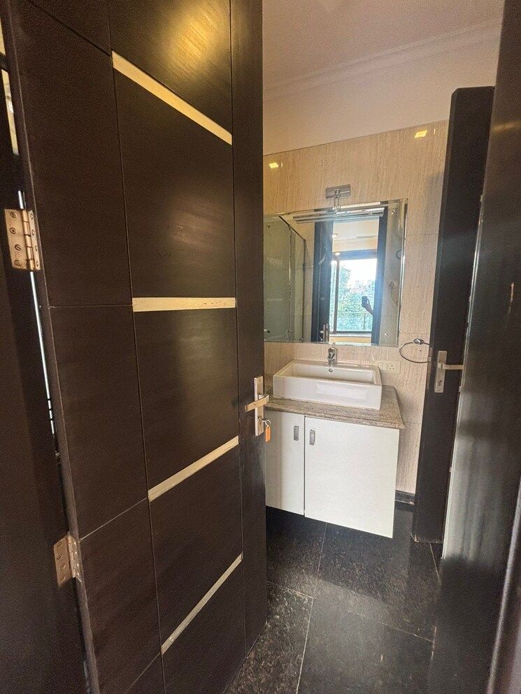 Kitchen, greater kailash i 3 Bedroom 250 Sq.Yd. Builder Floor In Greater Kailash I Delhi 9473248