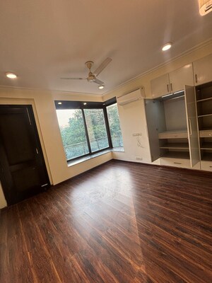 Room in 3 BHK Builder Floor at Greater Kailash I – for Rent