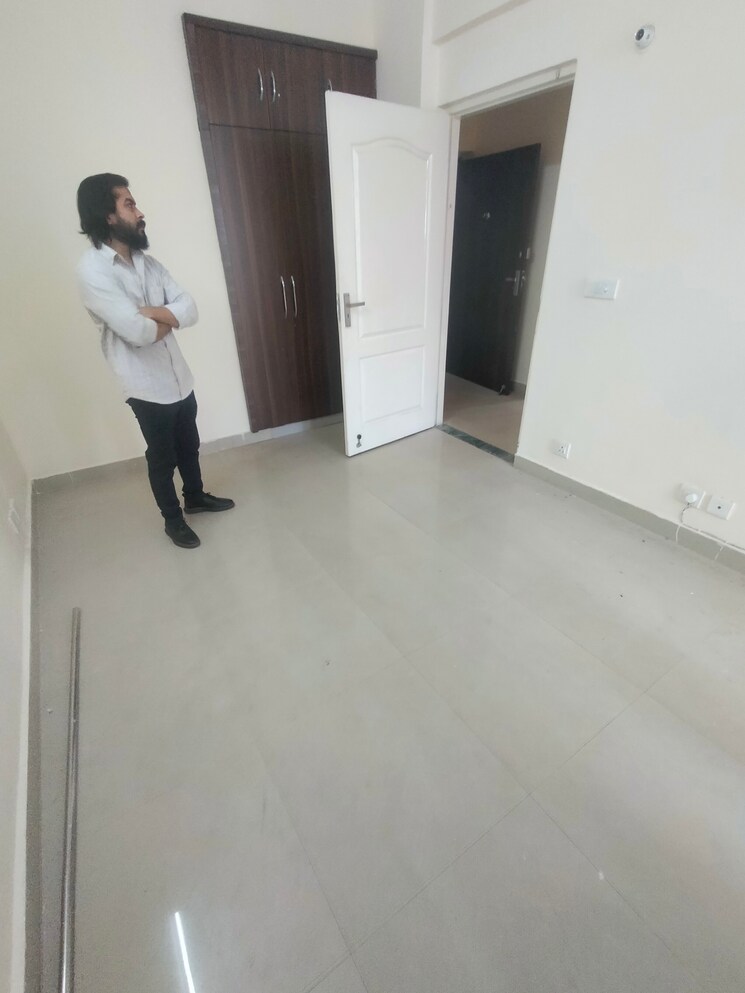 Room, sushant golf city 3.5 Bedroom 2200 Sq.Ft. Apartment In Sushant Golf City Lucknow 9473251