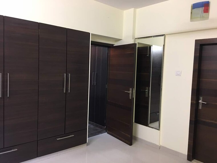 Room, juhu 3 Bedroom 1250 Sq.Ft. Apartment In Juhu Mumbai 9473257