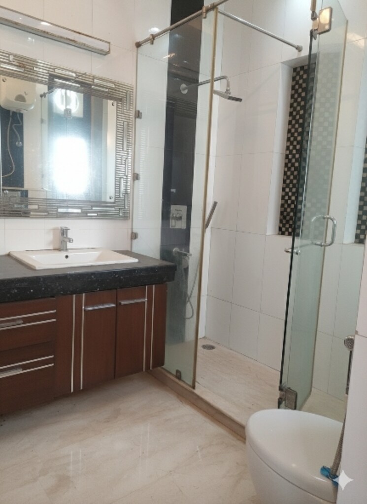 Attached Bathroom, greater kailash ii 4 Bedroom 3700 Sq.Ft. Builder Floor In Greater Kailash ii Delhi 9473310