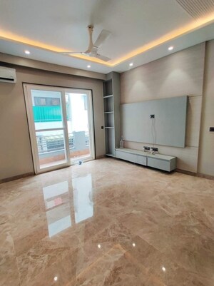 Master Bedroom in 4 BHK Builder Floor at Greater Kailash I – for Rent