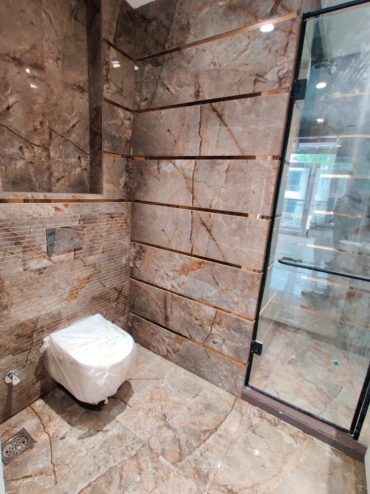 Attached Bathroom, greater kailash i 4 Bedroom 4500 Sq.Ft. Builder Floor In Greater Kailash I Delhi 9473316