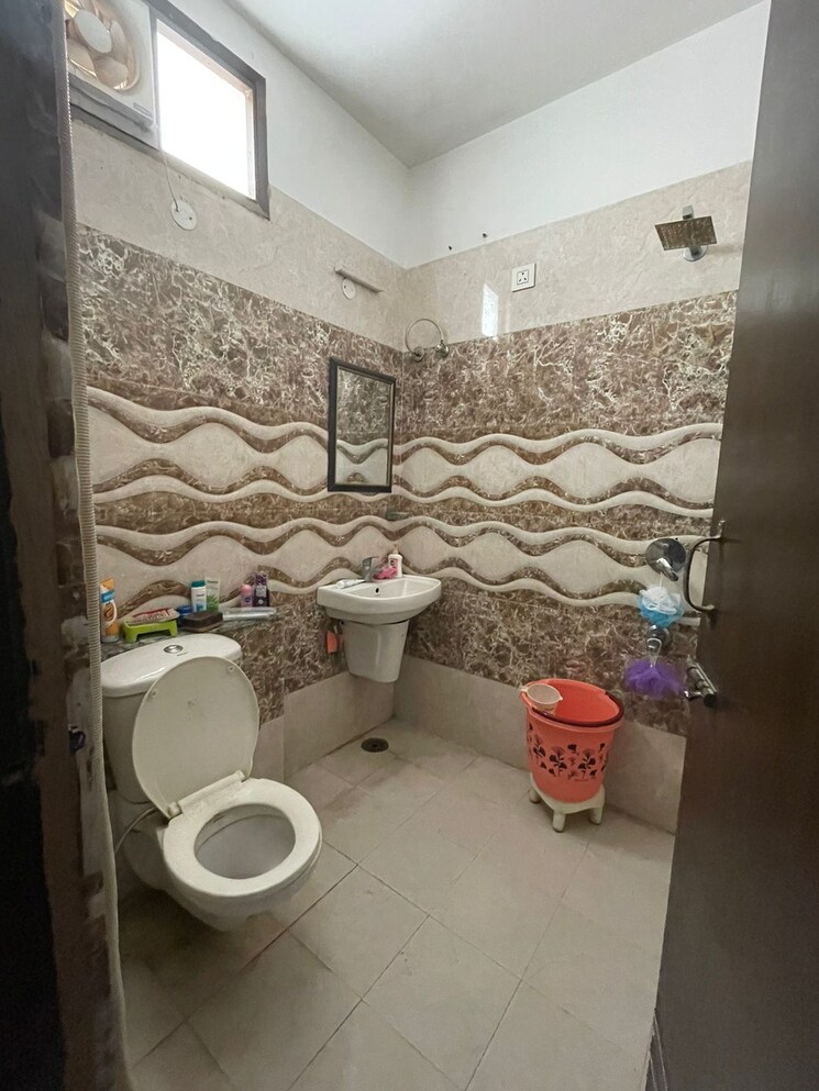 Bathroom, motia-royal-citi-apartments 3 Bedroom 1530 Sq.Ft. Builder Floor In Ghazipur Zirakpur 9473314