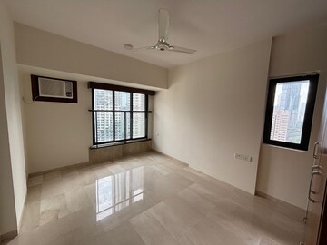 Room in 5 BHK Apartment at Chaitanya Tower, Prabhadevi – for Rent