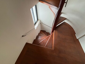 Furnished Amenities in 5 BHK Apartment at Chaitanya Tower, Prabhadevi – for Rent