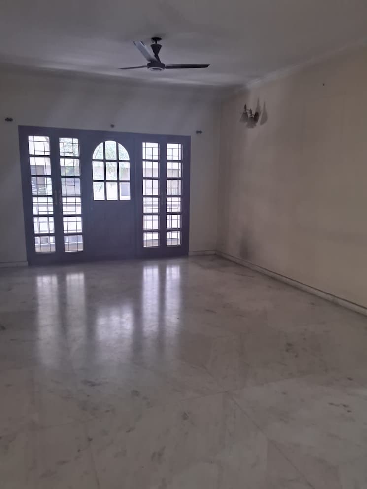 Room, windsor-court 4 Bedroom 3400 Sq.Ft. Apartment In Millers Road Bangalore 9473328