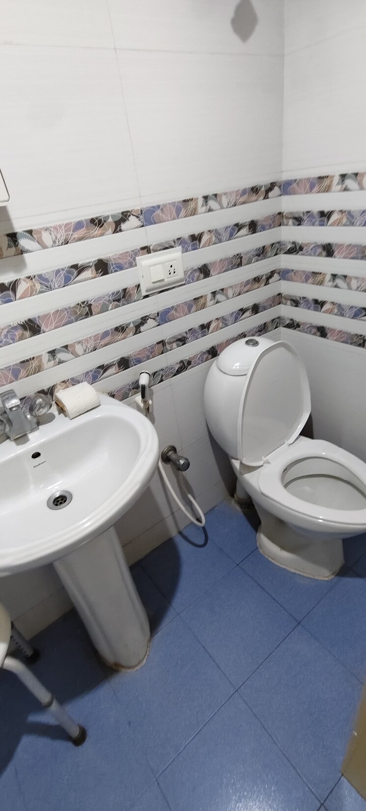 Bathroom, langford-court 3 Bedroom 1800 Sq.Ft. Apartment In Langford Town Bangalore 9473333