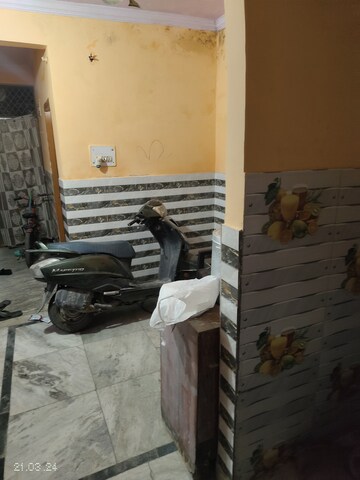 Parking in 1 BHK Builder Floor at Mandawali – for Sale