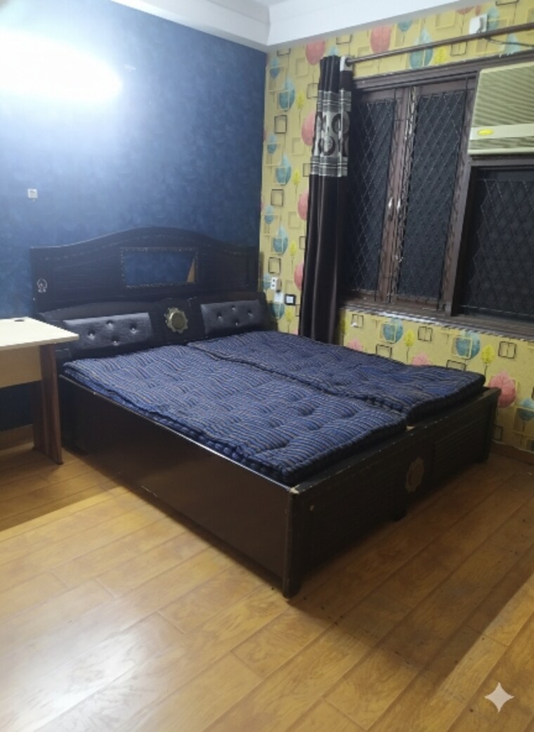 Master Bedroom, kailash colony 3 Bedroom 1700 Sq.Ft. Builder Floor In Kailash Colony Delhi 9473340