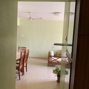 Room in 2.5 BHK Apartment at Mahindra Splendour, Gkw Colony – for Rent