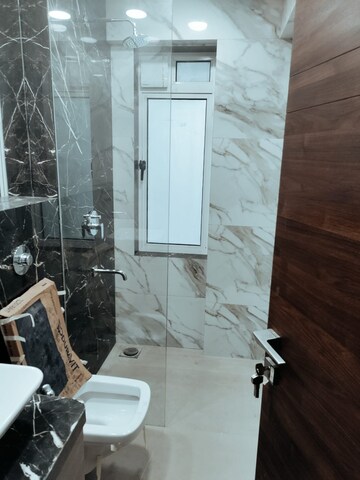 Staircase in 3 BHK Apartment at Elite Vista, Khar West – for Rent