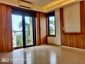Room in 3 BHK Apartment at Kolte Patil K52, Khar West – for Rent