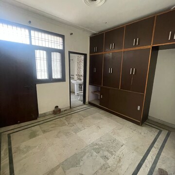 3 BHK Builder Floor For Rent in Sector 21b