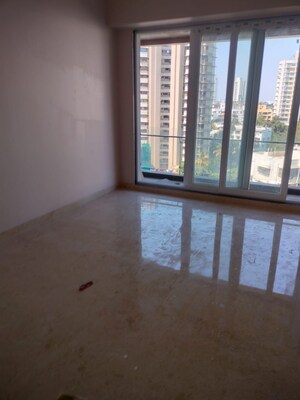 Room in 4 BHK Apartment at Om Grand Pallazo, Prabhadevi – for Rent