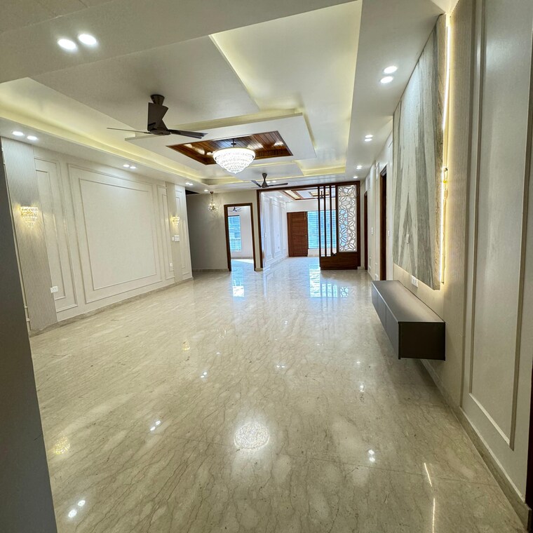 Room, sector 21c 3 Bedroom 350 Sq.Yd. Builder Floor In Sector 21c Faridabad 9473362