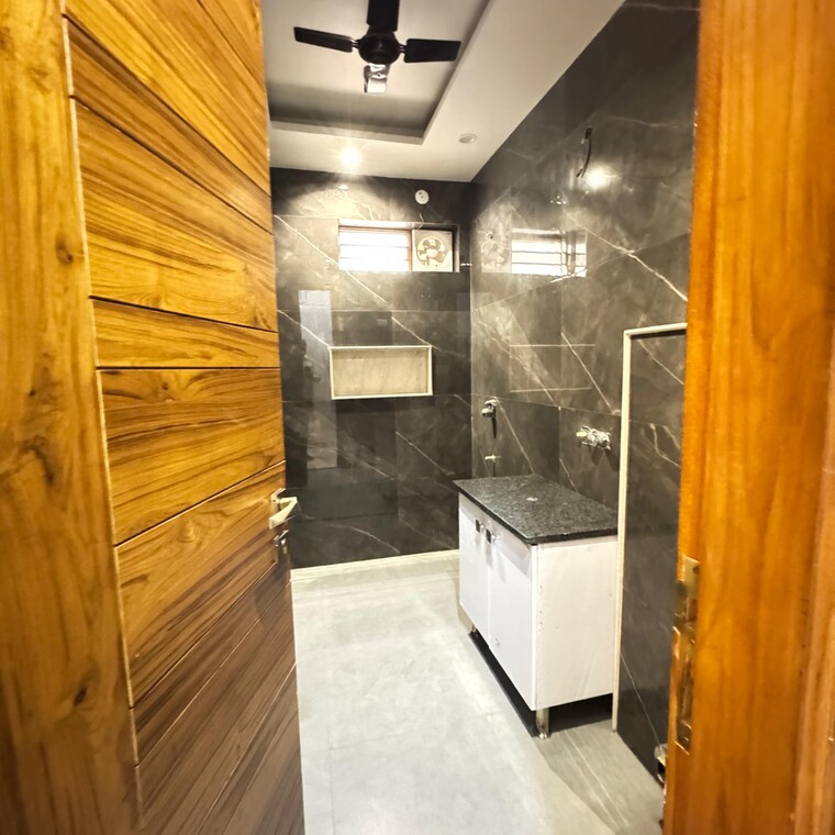 Kitchen, sector 21c 3 Bedroom 350 Sq.Yd. Builder Floor In Sector 21c Faridabad 9473362