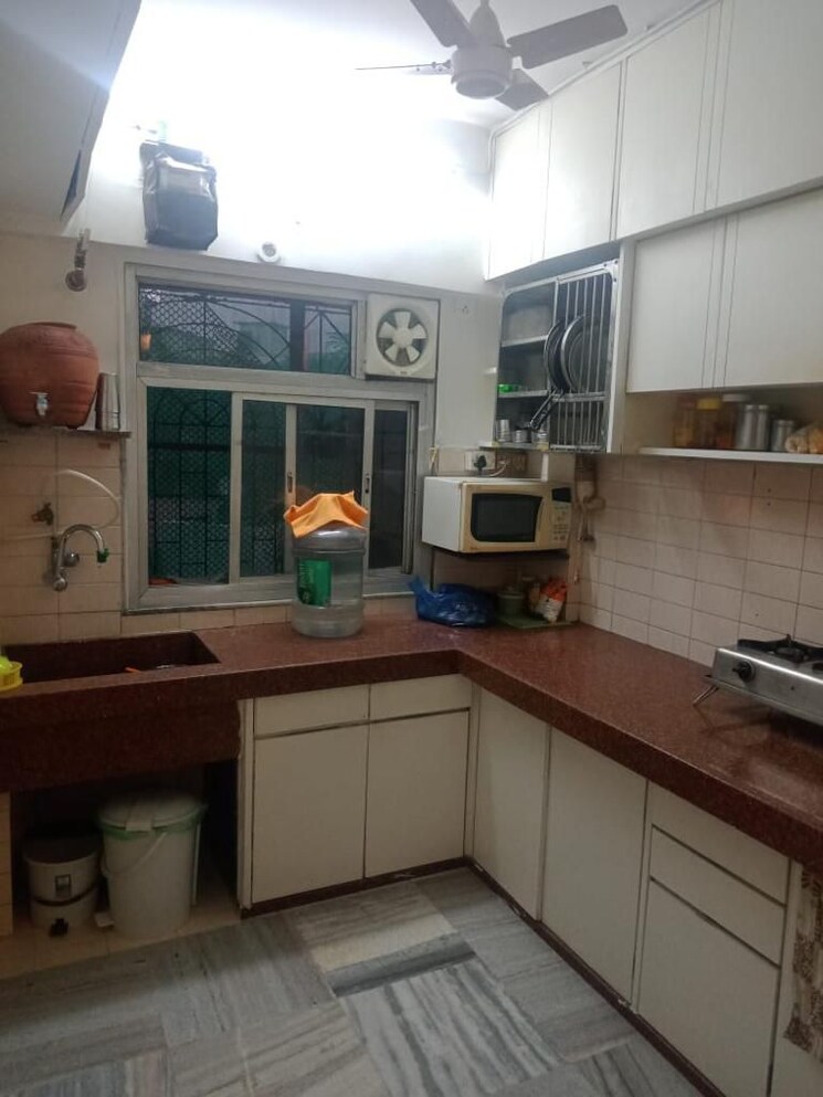 Kitchen, juhu-abhishek-chs-ltd 3 Bedroom 1800 Sq.Ft. Apartment In Andheri West Mumbai 9473375